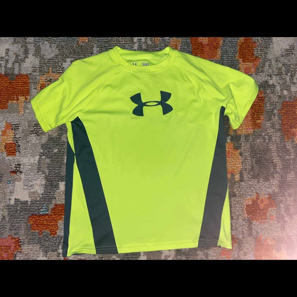 Under Armour short sleeve shirt